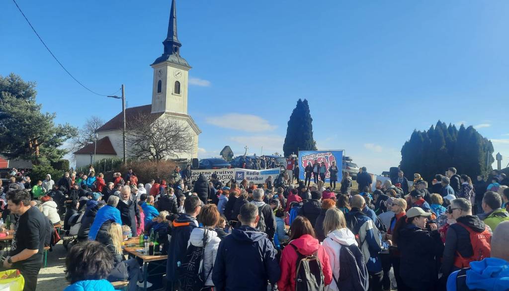 Pomagajmo mami samohranilki iz Maribora! 