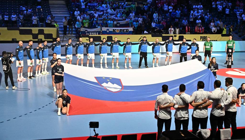 Slovenski rokometaši z dramatično zmago proti Švici v glavni del