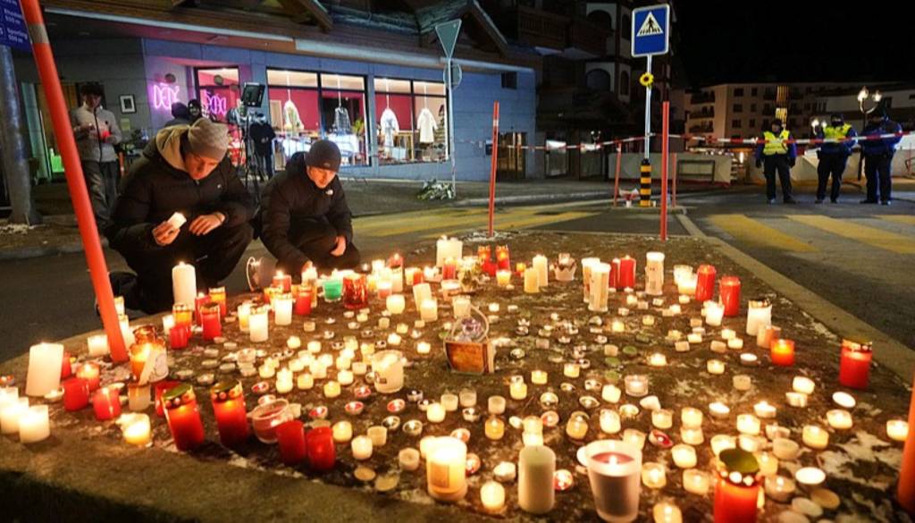 Crans Montana v solzah: Švica žaluje po silvestrski noči, ki je vzela 40 življenj