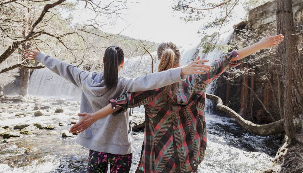 Zvezde kličejo k napredku in opuščanju starega