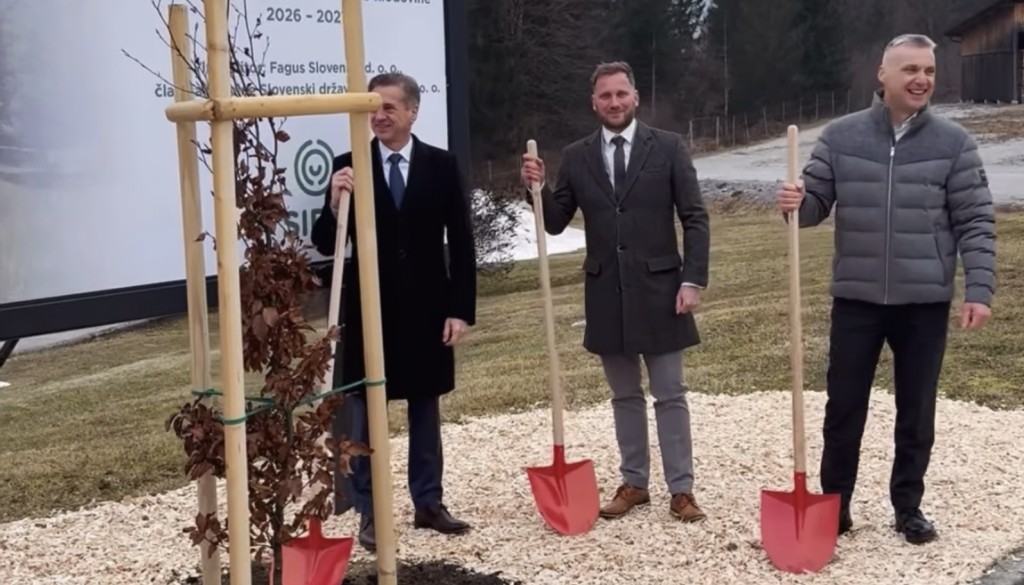 Robert Golob danes na Kočevskem: Kočevje postaja pomembno središče predelave lesa