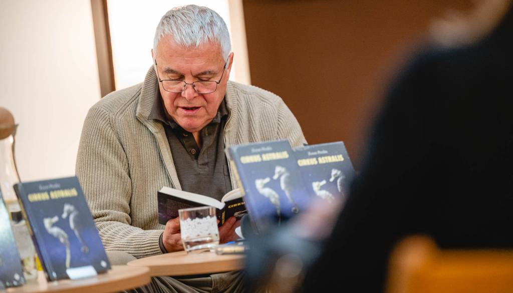 FOTO: Zoran Predin predstavlja tretji roman Cirkus Astralis: »Nekaj novega, drugačnega in zabavnega«