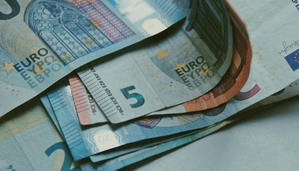 Šutarjev zakon v praksi: Furs izdal 1275 sklepov o izvršbi na socialne transferje