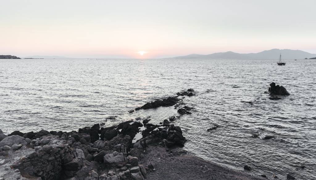 Drama na Hrvaškem, sredi morja rešili tri Slovence