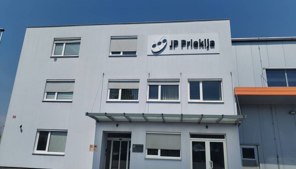 V stečaju javnega podjetja prodan viličar