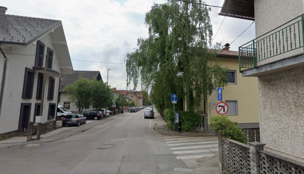 Stanovalci Zvezne ulice po prenovi jezni, do garaž se zdaj vozijo naokoli. Janković: »Pot je relativno kratka«