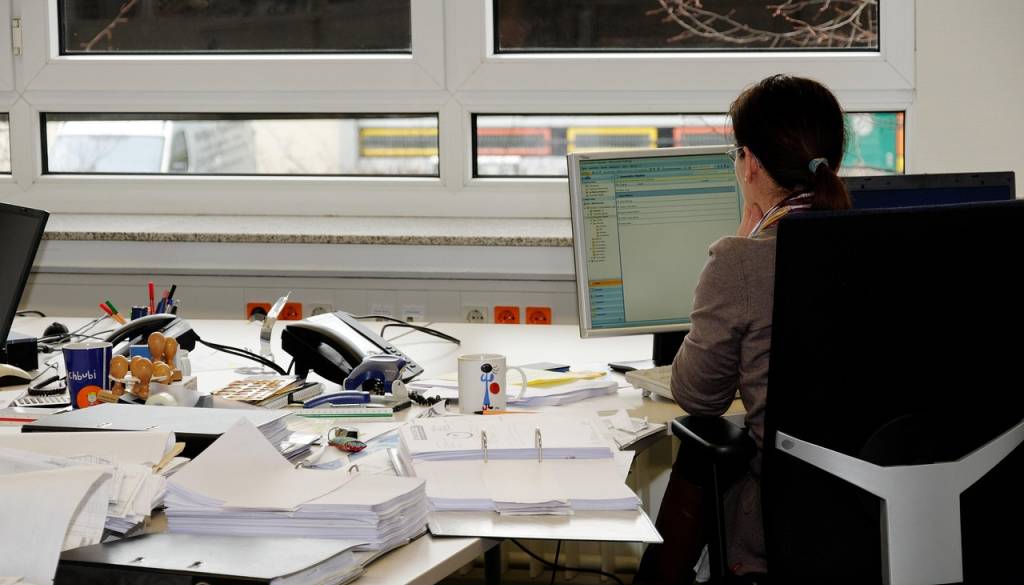 Iščete službo na Ptuju? Zaposlijo zavarovalnega zastopnika, kamnoseka in komunalnega delavca