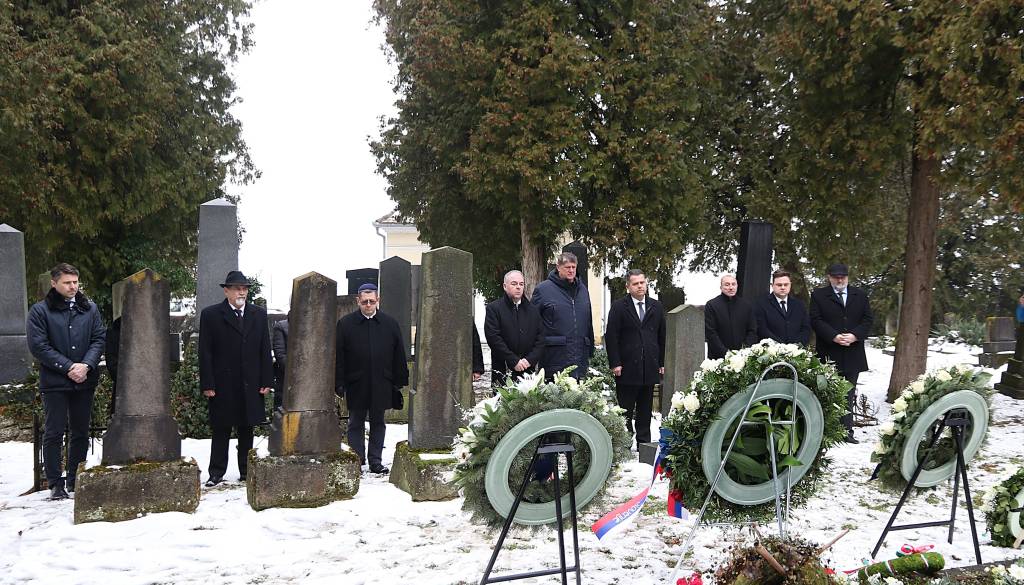 FOTO: V Lendavi so se poklonili spominu na žrtve holokavsta