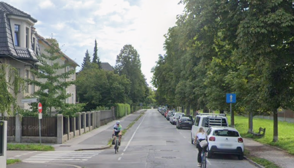 Kolesarski kaos v Rožni dolini: Ena smer nevarna, v drugo kolesarske sploh ni