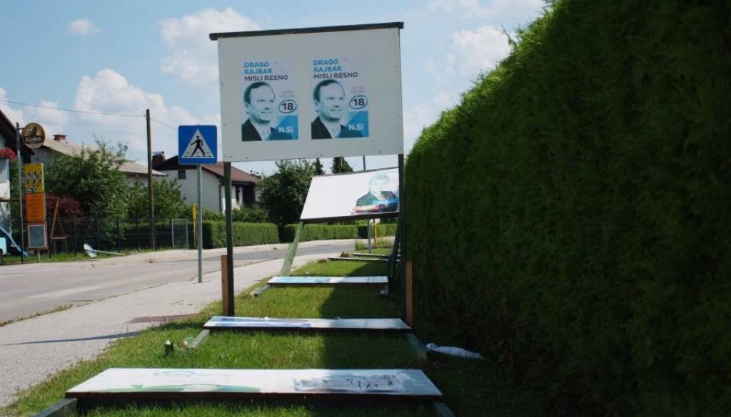 Znani pogoji za uporabo plakatnih mest pred državnozborskimi volitvami