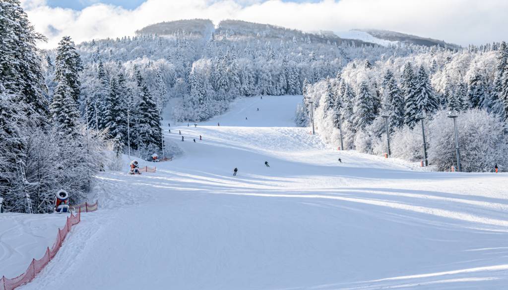 Sneg, proge in žičnice so pripravljene na prve smučarje