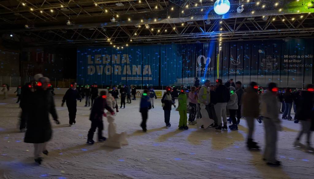Starši, ne spreglejte: V Ledni dvorani med počitnicami tečaj drsanja