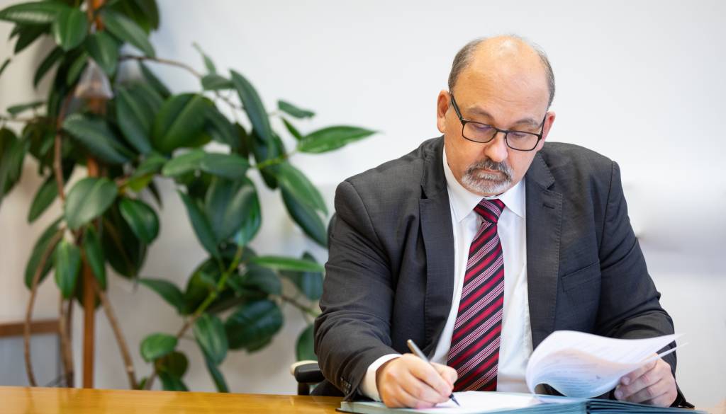 Zavod Novo mesto v prilagajanje kadrov: »Nujna je optimizacija, na nižjih ravneh se delovna mesta tudi ukinjajo«