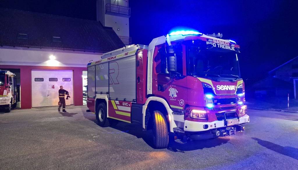 FOTO: Trebanjski gasilci z najmodernejšo avtocisterno v državi, občina prispevala skoraj 200 tisoč evrov