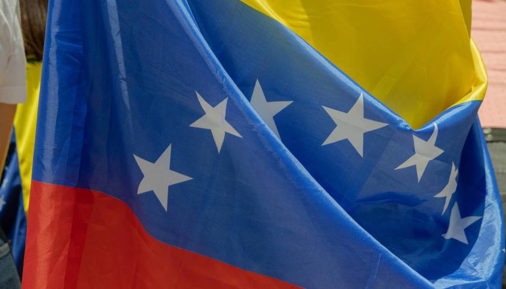 Po zajetju Madure začasno vodenje Venezuele prevzema podpredsednica