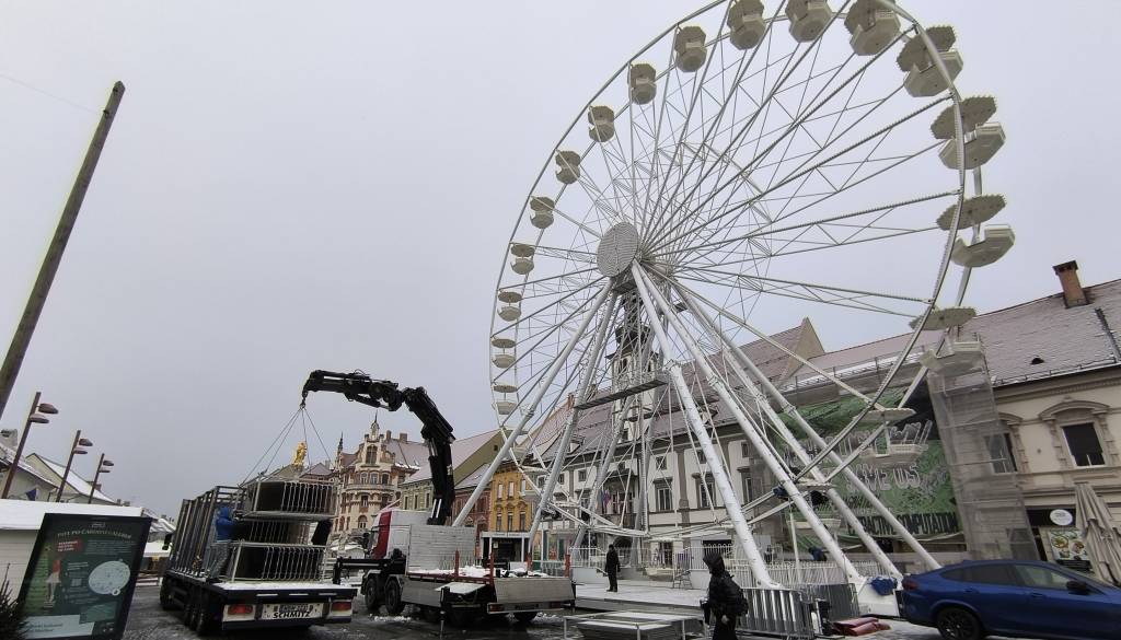 FOTO in VIDEO: Čarobnega Maribora je konec! Z Glavnega trga se poslavlja veliko panoramsko kolo