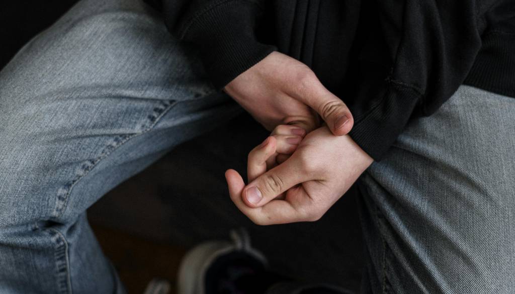 Domačin opozarja: Pod mostom dim, smrad in ‘čudne zadeve’