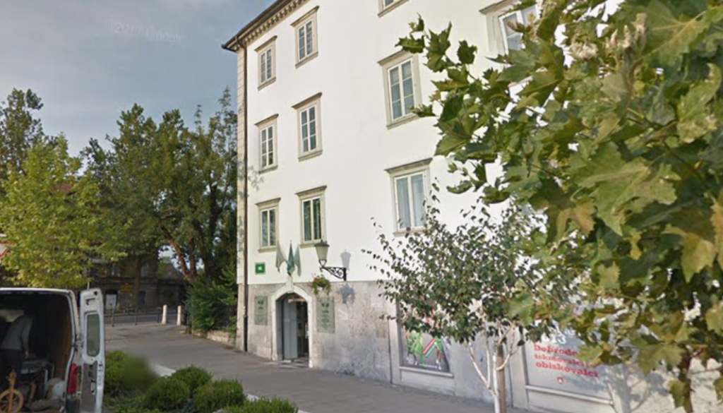 V pritličju zgodovinske stavbe v centru Ljubljane na voljo 157 kvadratov