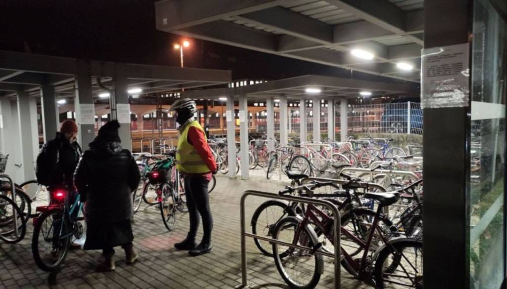 Pozor, kolesarji: Kolesarnica na železniški postaji se seli
