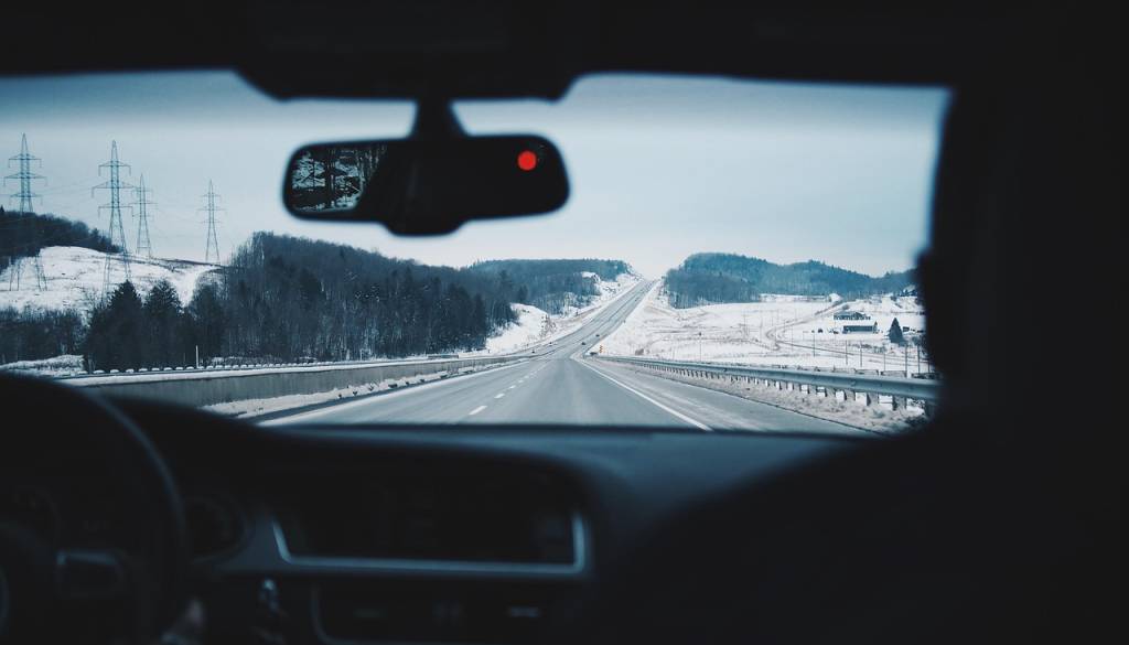 Voznik začetnik v zimskih razmerah na štajerski avtocesti kar 171 kilometrov na uro