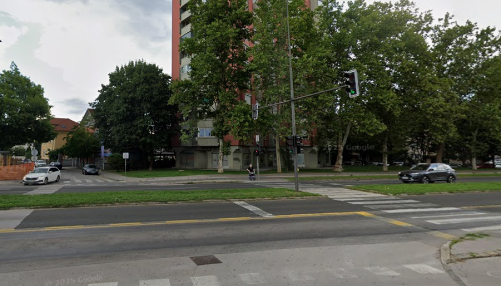 Spremenjeni semaforji na Celovški? Zamiki naj bi upočasnjevali promet, občina težav ne vidi