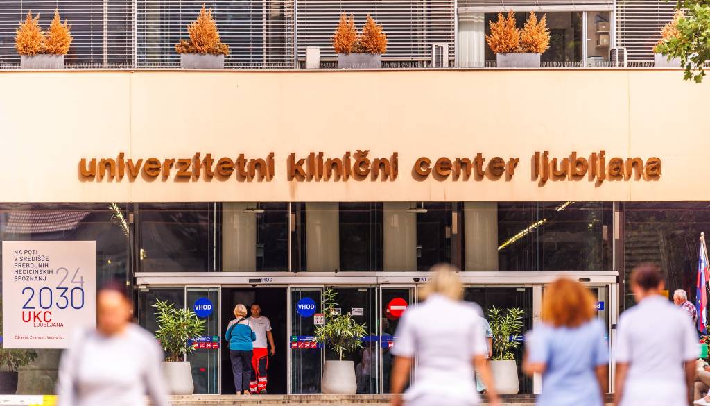 V UKC Ljubljana zavračajo očitke o izrednih razmerah zaradi odhodov zdravnikov