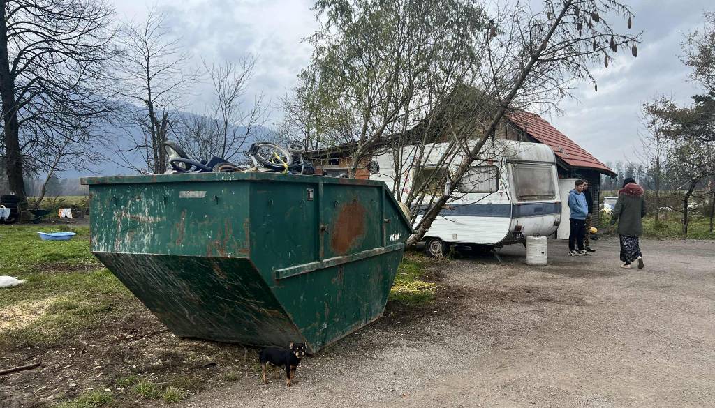 Pilotna romska naselja na Dolenjskem: Pet občin se je prijavilo, Kočevje in Novo mesto ne