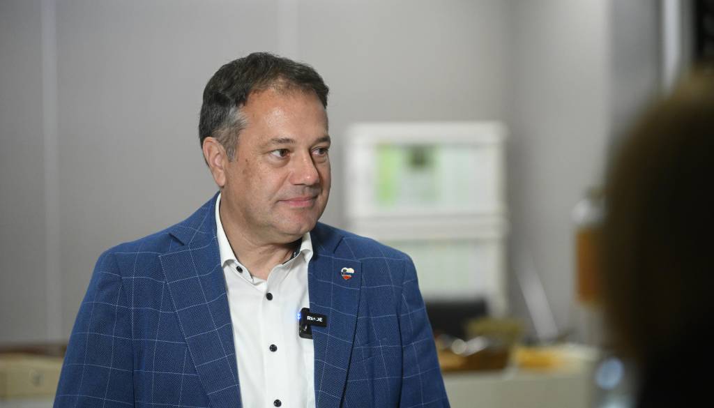 FOTO: V štabu Gibanja Svoboda že dobivajo podatke z volišč: Kaj pravita Arčon in Sajovic?