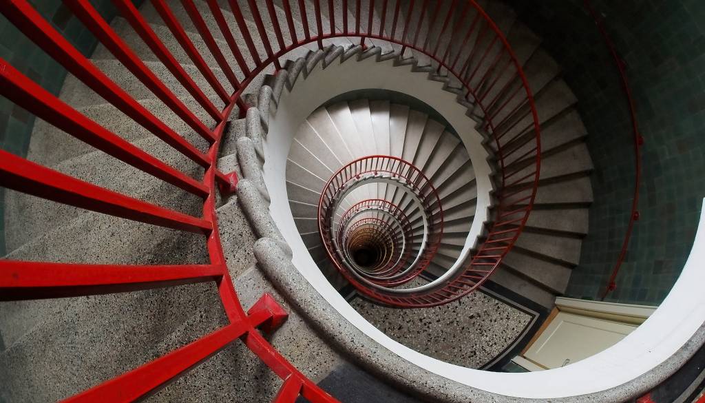 Ste že pogledali v notranjost ljubljanskega Nebotičnika? V njem se skriva ena najlepših spiral v mestu