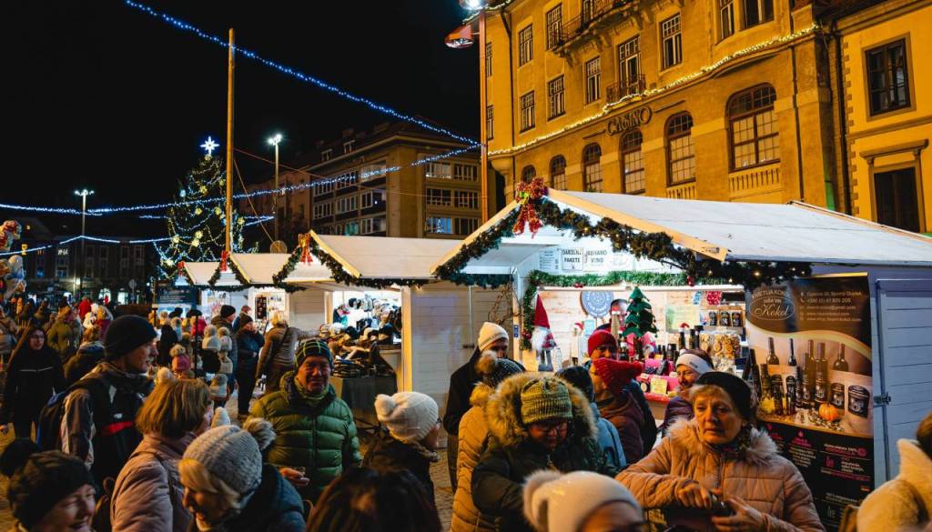 Čarobni Maribor se vrača: Znano, koliko bodo morali gostinci odšteti za praznične hišice