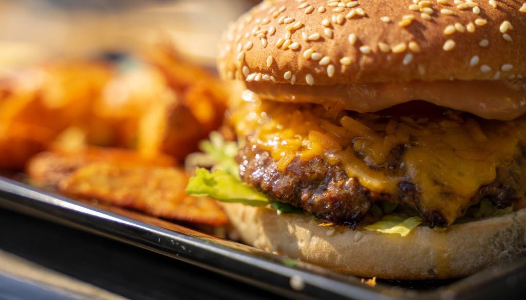 GLASUJTE: Kje na Ptuju ali v okolici je naj burger?