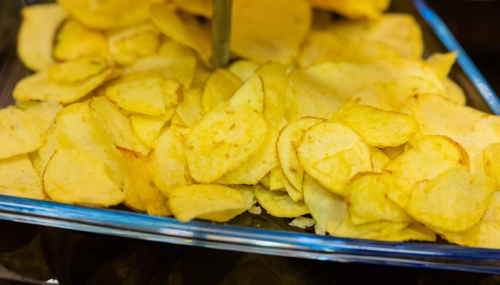 Slovenija po več desetletjih dobila čips iz stoodstotno slovenskega krompirja