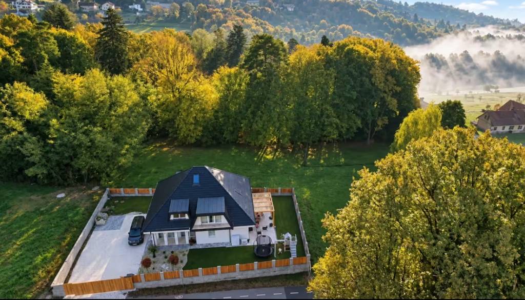 Štajerska vplivnica z možem zapušča Ptuj, hišo bosta oddajala turistom