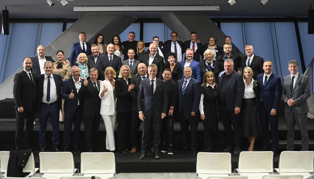 FOTO in VIDEO: Svoboda razkrila županske karte. Kdo se bo potegoval za županske stolčke v Pomurju?