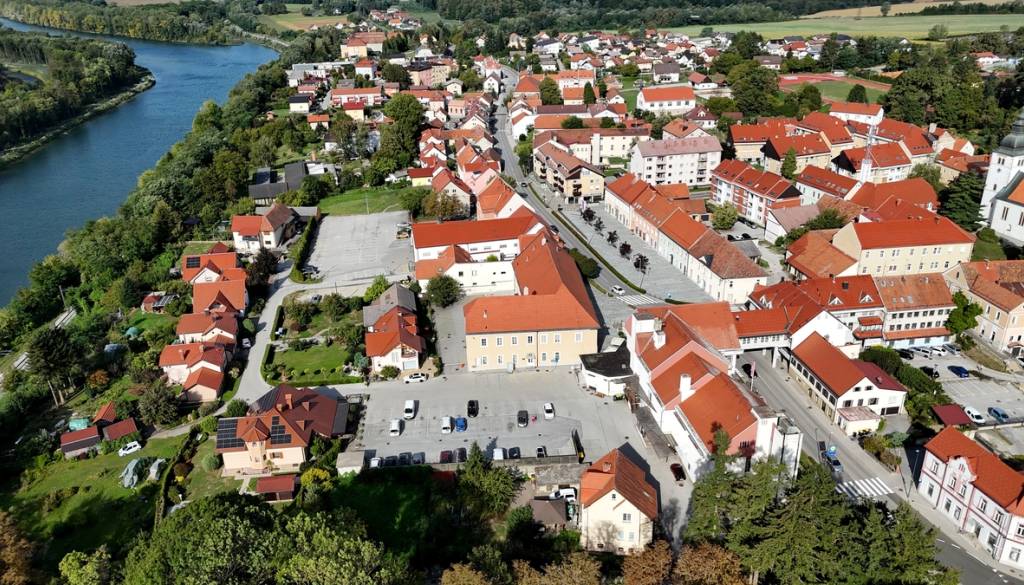 Bodo spomenik Jožeta Kerenčiča v Ormožu prestavili? Občani zaskrbljeni, občina ne izključuje niti referenduma