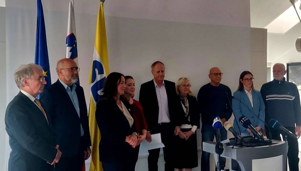 FOTO in VIDEO: SDS ravnokar predstavlja svojega kandidata za župana Ljubljane. Izbrali so arhitekta 