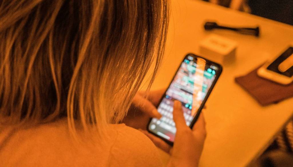 Vas kličejo in ponujajo brezplačen zdravstveni pregled? NIJZ opozarja na zavajanje
