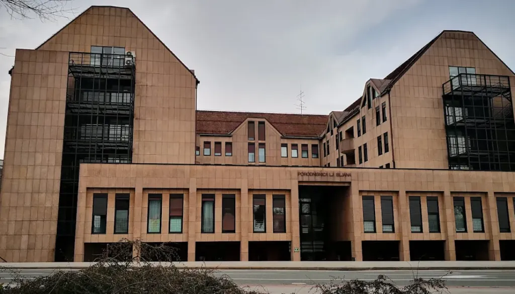 V ljubljanski porodnišnici omogočajo brezplačno zaščito dojenčkov pred virusom
