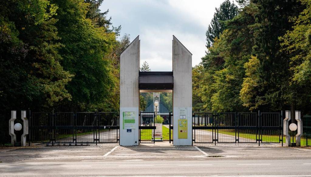Maribor bo gasilcem postavil trajen poklon na pokopališču Dobrava