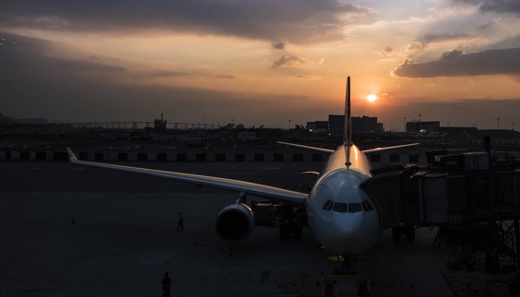 Preplah na letalu družbe Austrian Airlines: Zaradi domnevne bombe spremenili pot