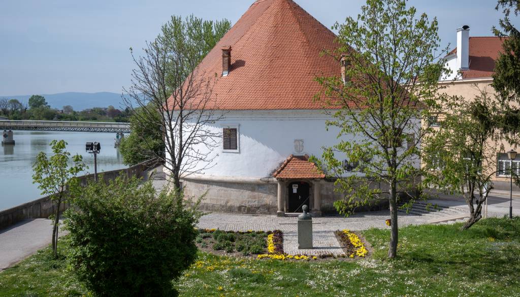 V Miheličevi galeriji na Ptuju bodo odprli novo fotografsko razstavo Borisa Fariča