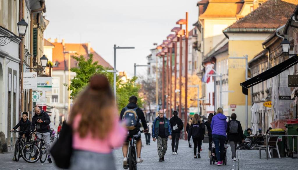 Kakšen konec oktobra nas čaka? Vremenoslovci napovedujejo zanimiv preobrat