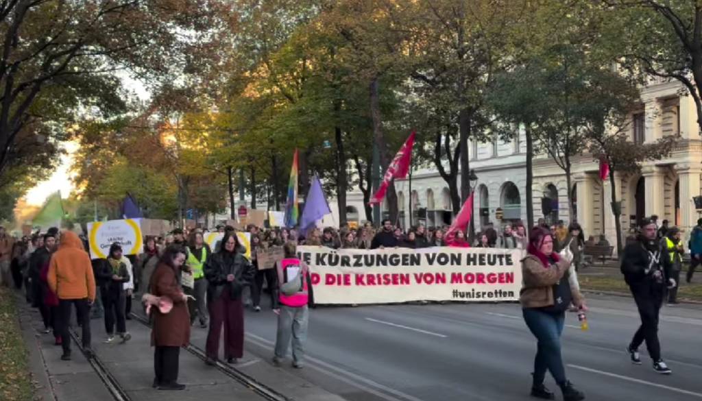 Čez mejo študenti na ulice, zahtevali več sredstev za visoko šolstvo
