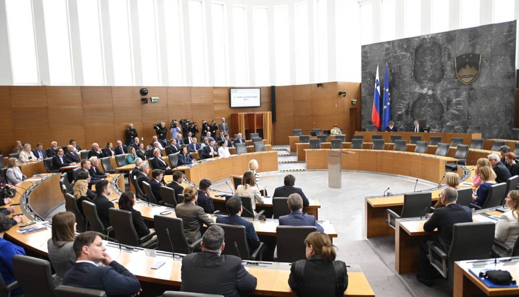 Kdo bo nasledil Borisa Mijiča? To je celoten seznam kandidatov, ki lahko zasedejo njegov poslanski stolček