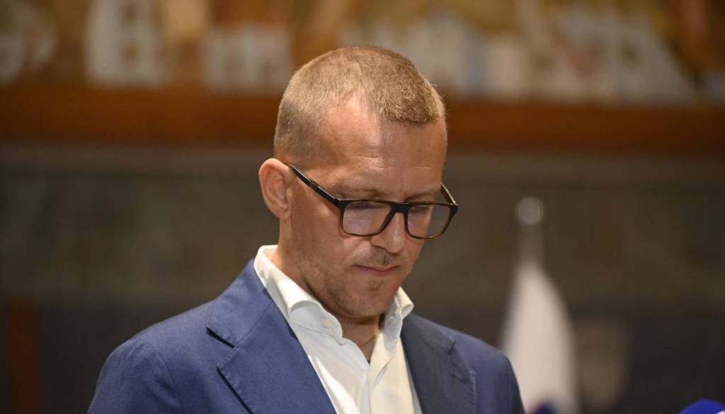 Boris Mijič po odstopu že zaprosil za nadomestilo plače, mesečno bi lahko prejemal skoraj 4200 evrov