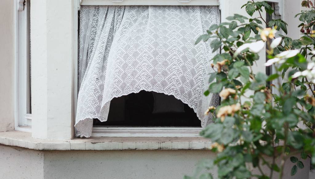 Delate pozimi to napako z okni? Zaradi nje lahko plačujete več za ogrevanje