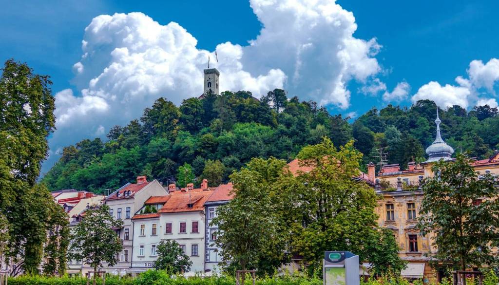 1.898 evrov: Toliko so avgusta v povprečju neto zaslužili zaposleni v Ljubljani