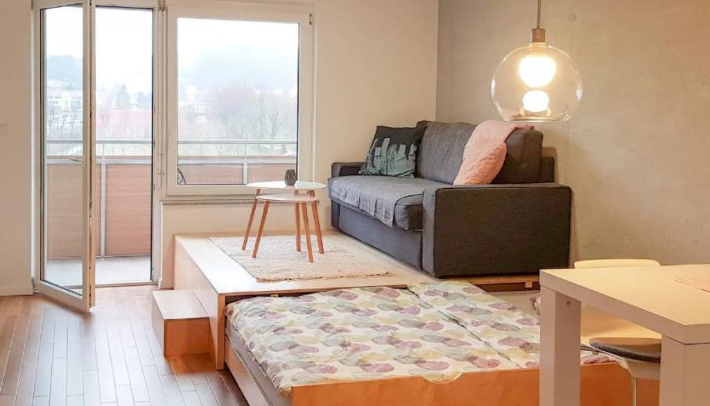 Airbnb uvaja nova pravila, gostitelji od turistov ne bodo več smeli zahtevati teh opravil