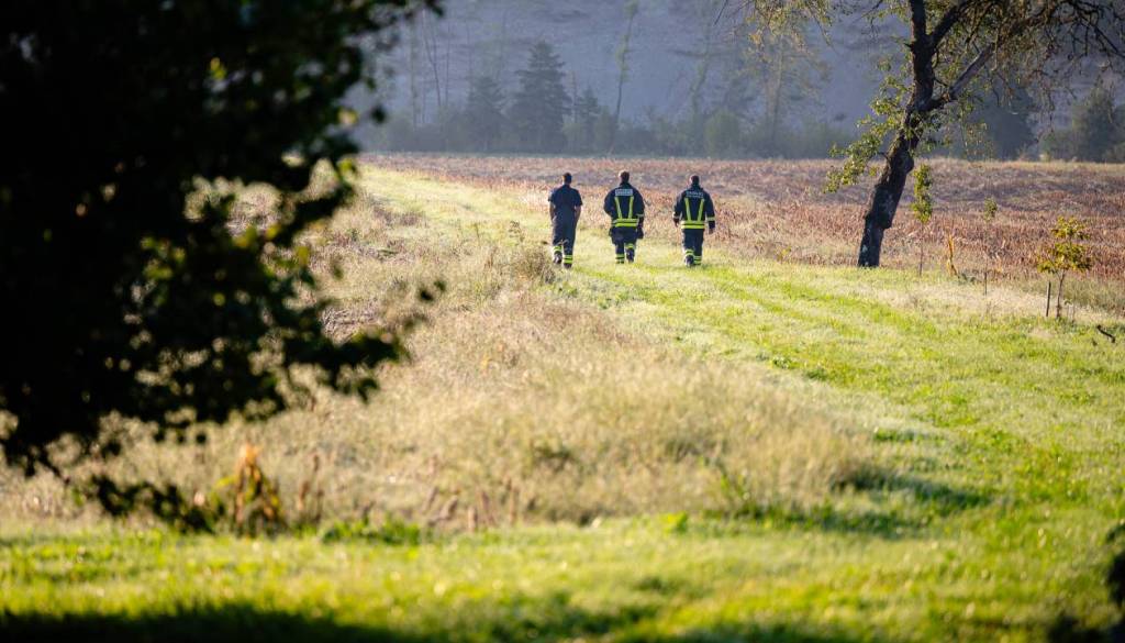 Mariborčan v potoku naletel na nevarno najdbo, posredovala posebna enota