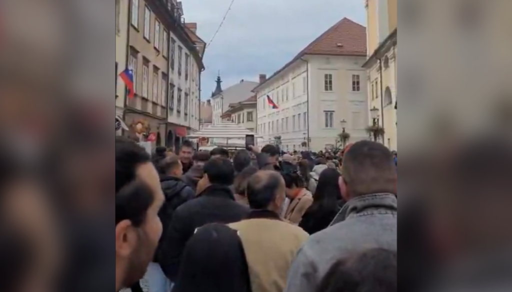 VIDEO: Kaj se dogaja v središču Ljubljane? Pred veleposlaništvom večurna čakalna vrsta